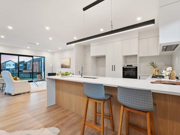 Stylish Corner-Site with Granny Potential
