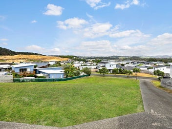 898m2 Sunny Site in Quiet Cul-de-Sac