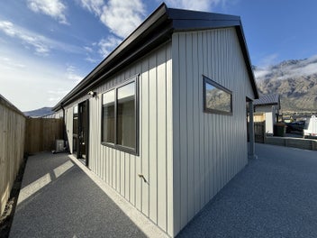 Image 1 of 6