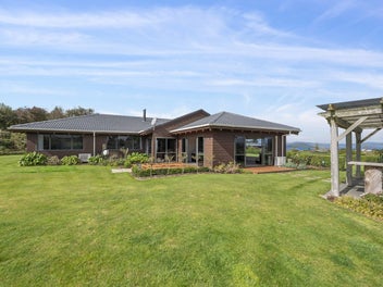 Discover Your Rural Oasis at 65E Fryer Road