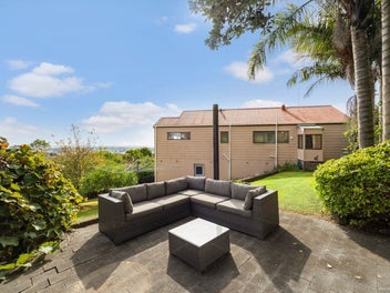 Land, Location & Motivation - Priced to Sell!