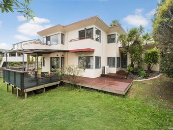 MULTI UNIT HOME-638m2 LAND-SEA VIEWS