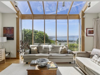 Simply Glorious - BEO $1,600,000