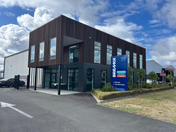Image 1 of 18