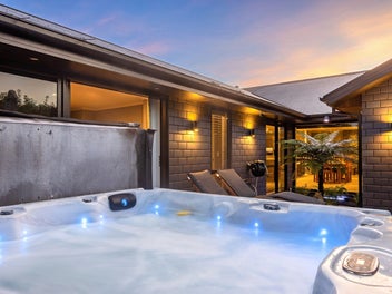 Exceptional Lifestyle. Top-End Luxury.