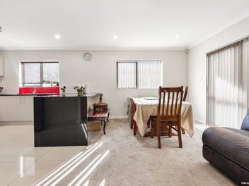 Luxury Living – Spacious 5-Bed Home on 461m2 land