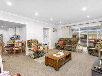 4-Bed Home in Prestigious Hill Park - 680sqm