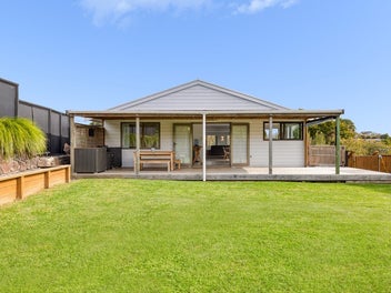 Modern, Sunny & Family-Ready