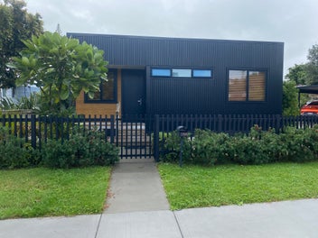 Image 1 of 6