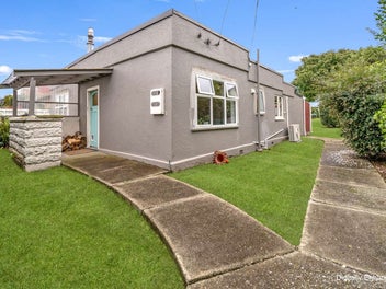 Walking distance to Weston School