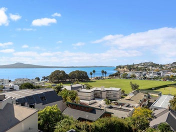 Bays Character Apartment - - And Oh That View!
