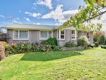 Tapanui Brick Home - Potential Plus