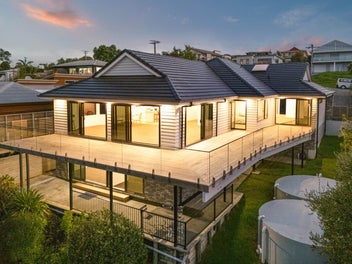 Coastal Paradise with Sweeping Sea Views
