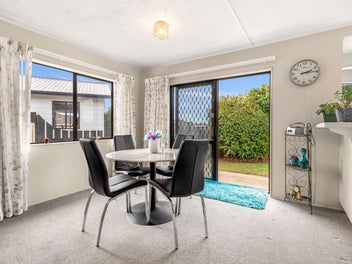 Mount Easy Living - Bayfair And The Beach