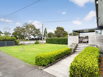 Renovated Bungalow on 1027m2