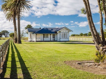 Wainui Sea Views