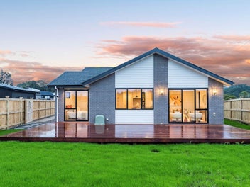 Stylish Single-Level Living with Legal Income