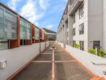 2 Bedrooms plus car park, in the heart of the city