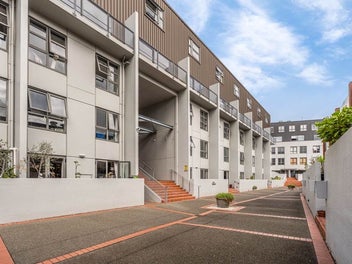 2 Bedrooms plus car park, in the heart of the city