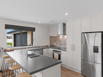 Modern Family Living in the Heart of Rolleston