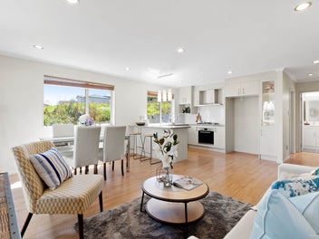 URBAN ELEGANCE WITH A TOUCH OF NATURE