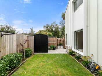 Superior Parkside Contemporary Living