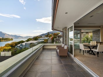 Lakeside luxury