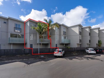 Prime Mt Eden Townhouse
