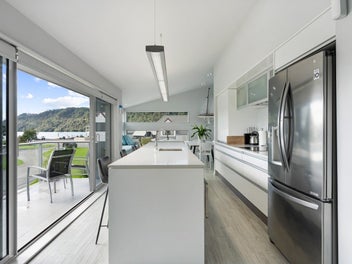 Harbour Views & Laid Back Living