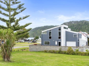 Harbour Views & Laid Back Living