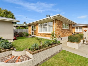 Solid 60's & superbly situated