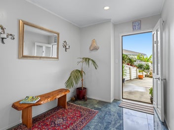 Sunny, spacious and so versatile!