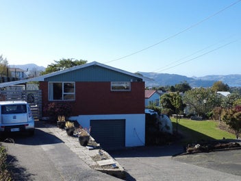 A Family Home with Space, Sun & Views