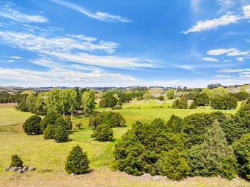 20ha land holding in a prime location