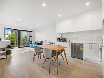 Affordable 2 Bedroom with carpark!
