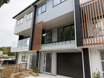 Image 1 of 21