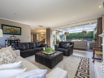 ISN'T IT PERFECT? All reasonable offers considered