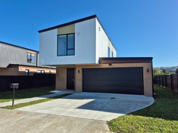 ITS YOUR LUCKY DAY only $869,000