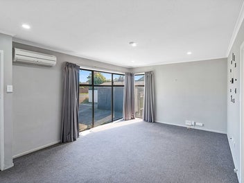 Must be Sold! Vacant Possession!