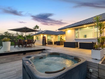 Brick & Tile Lifestyle Beauty In Wainui