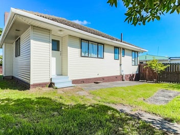 Perfect 1st Home Opportunity in West City Central