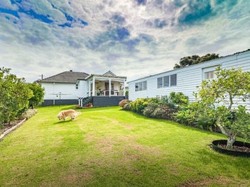 The good kiwi life on 780m² Freehold Parkside land