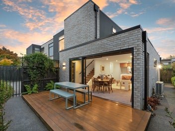 Effortless Living, Exceptional Location