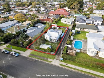 1890s Charmer – 3 Bed 1 Bath – A Renovator’s Dream