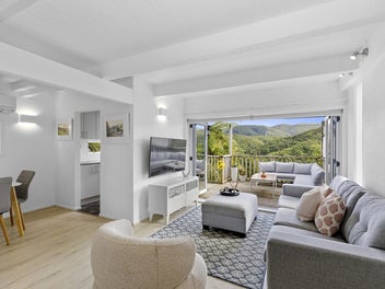 Great First Home With Upgrades Throughout!