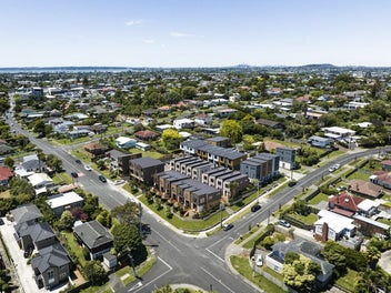 Brand new, Glen Eden Gem