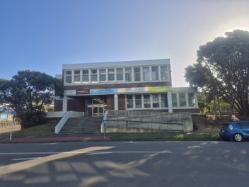Image 1 of 7