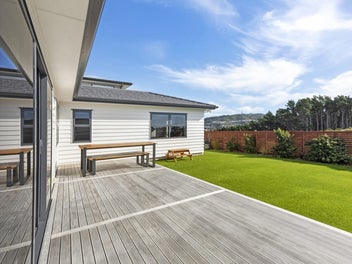 Seamless Flat Level Living