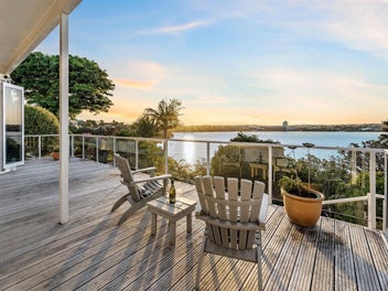 Golden Mile Lakefront - Unlimited Potential