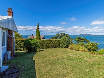 Blank Canvas Clifftop - Over 1,000sqm